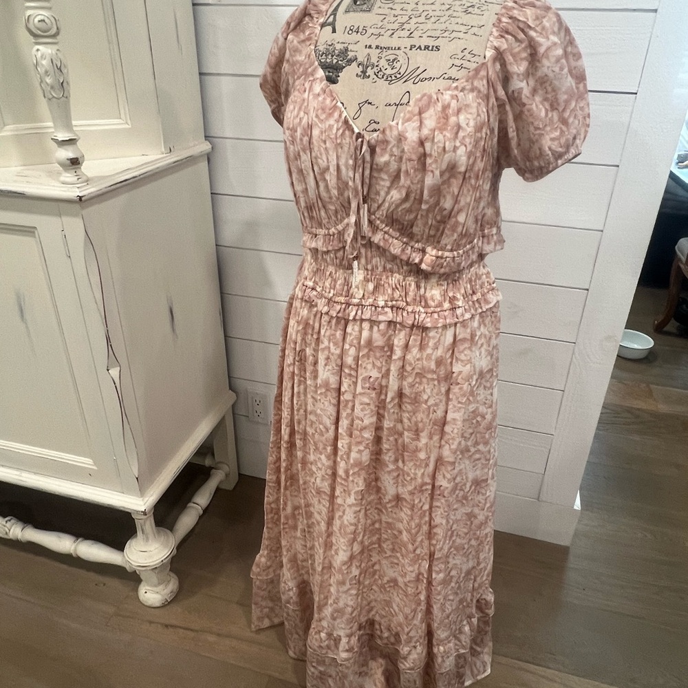 Elegant Floral Maxi Dress in Pink